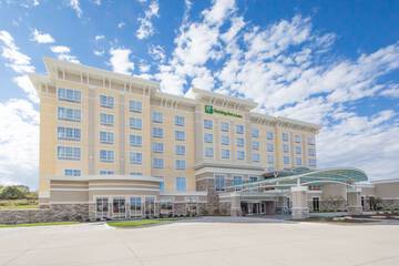 Holiday Inn Hotel & Suites Davenport by IHG