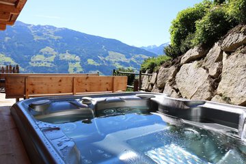 Private spa tub