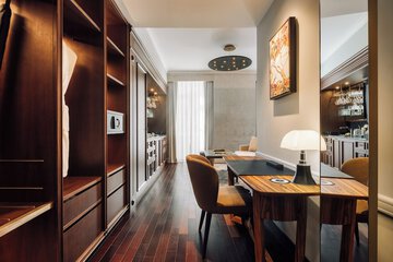 In-room business center