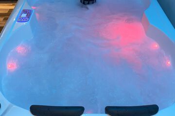 Private spa tub