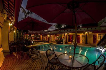 Poolside bar