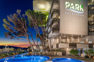 Front of property - evening/night