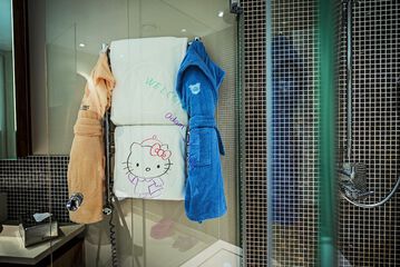 Bathroom amenities
