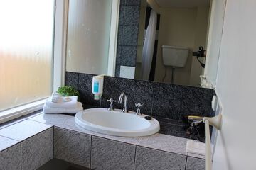 Bathroom sink