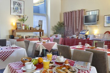 Breakfast area
