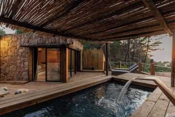 Private pool