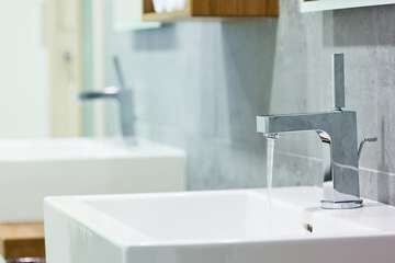 Bathroom sink