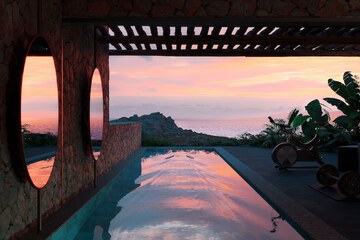 Exercise/lap pool