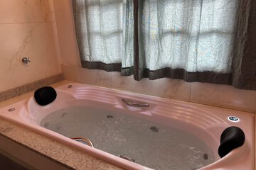 Private spa tub