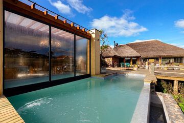 Infinity pool