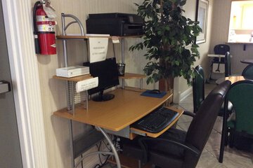 Business Center 15 of 18