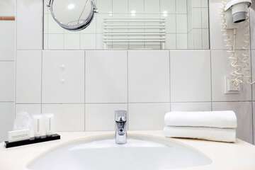 Bathroom sink