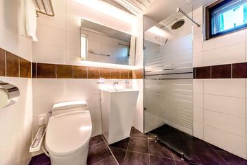Bathroom shower