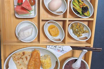 Breakfast meal