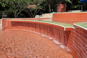 Pool waterfall