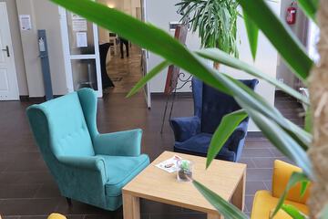 Lobby lounge