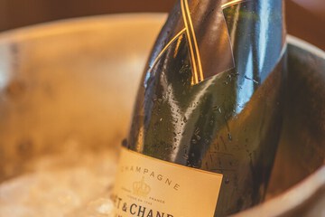 Champagne service