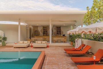 Poolside bar