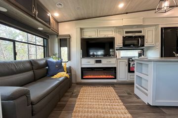 The Alexander at Creek Road