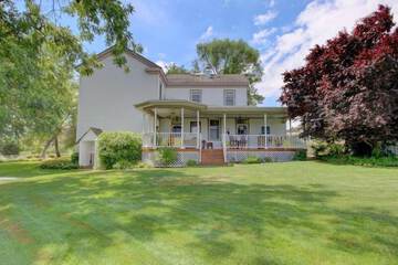 Hotel Exterior 97 of 107