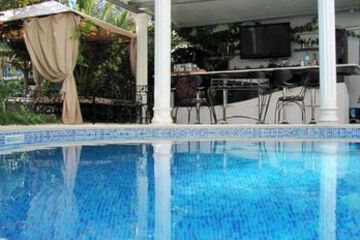Poolside Bar