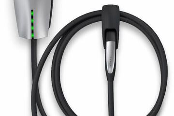 Electric vehicle charging station