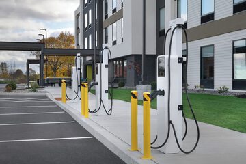 Electric vehicle charging station