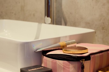 Bathroom sink