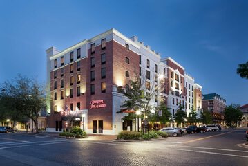 Hampton Inn & Suites Gainesville-Downtown