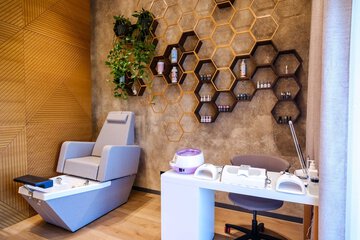 Nail salon