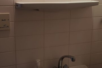 Bathroom sink