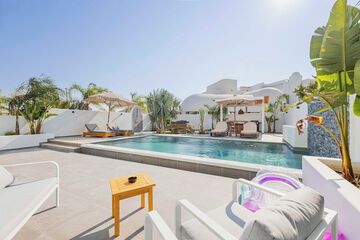 Private pool