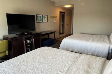 Room 15 of 32