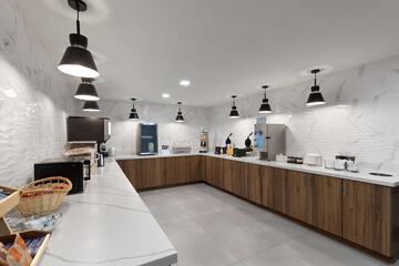 Breakfast area