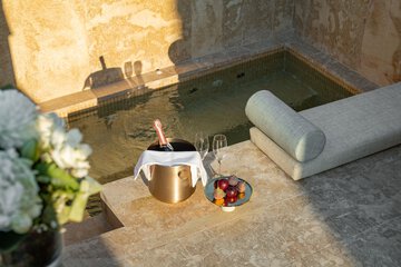 Jetted tub