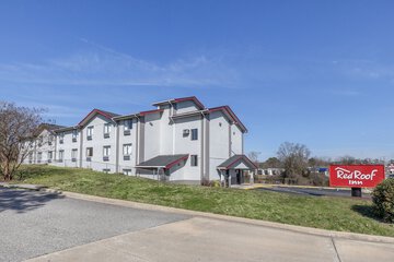 Red Roof Inn Suffolk