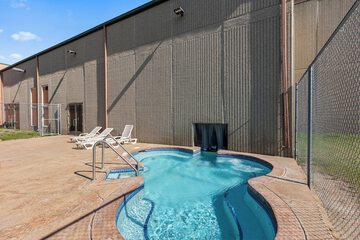 Indoor/outdoor pool