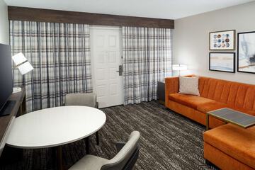 Room 48 of 76