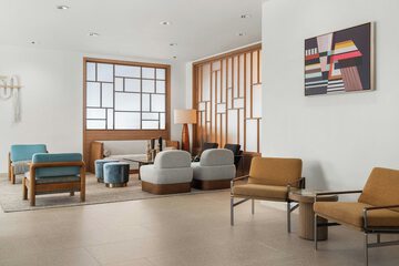 Lobby lounge