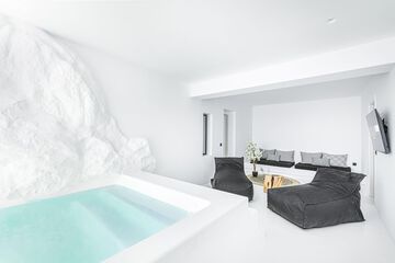 Private pool