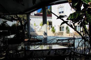 Poolside Bar