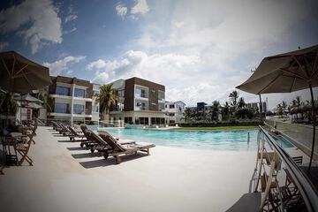 Infinity pool