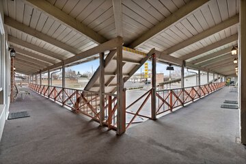 Ballroom/Hall 25 of 26