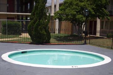 Executive Inn & Suites