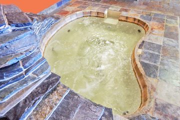 Indoor spa tub