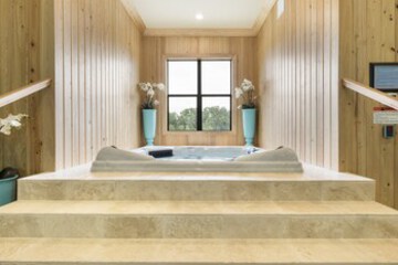 Private Spa Tub