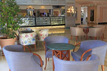 Snack bar