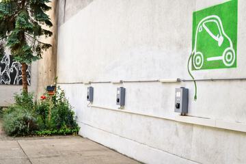 Electric vehicle charging station