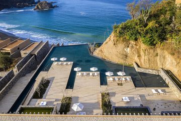 Infinity pool