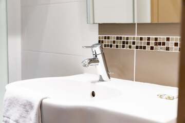 Bathroom sink